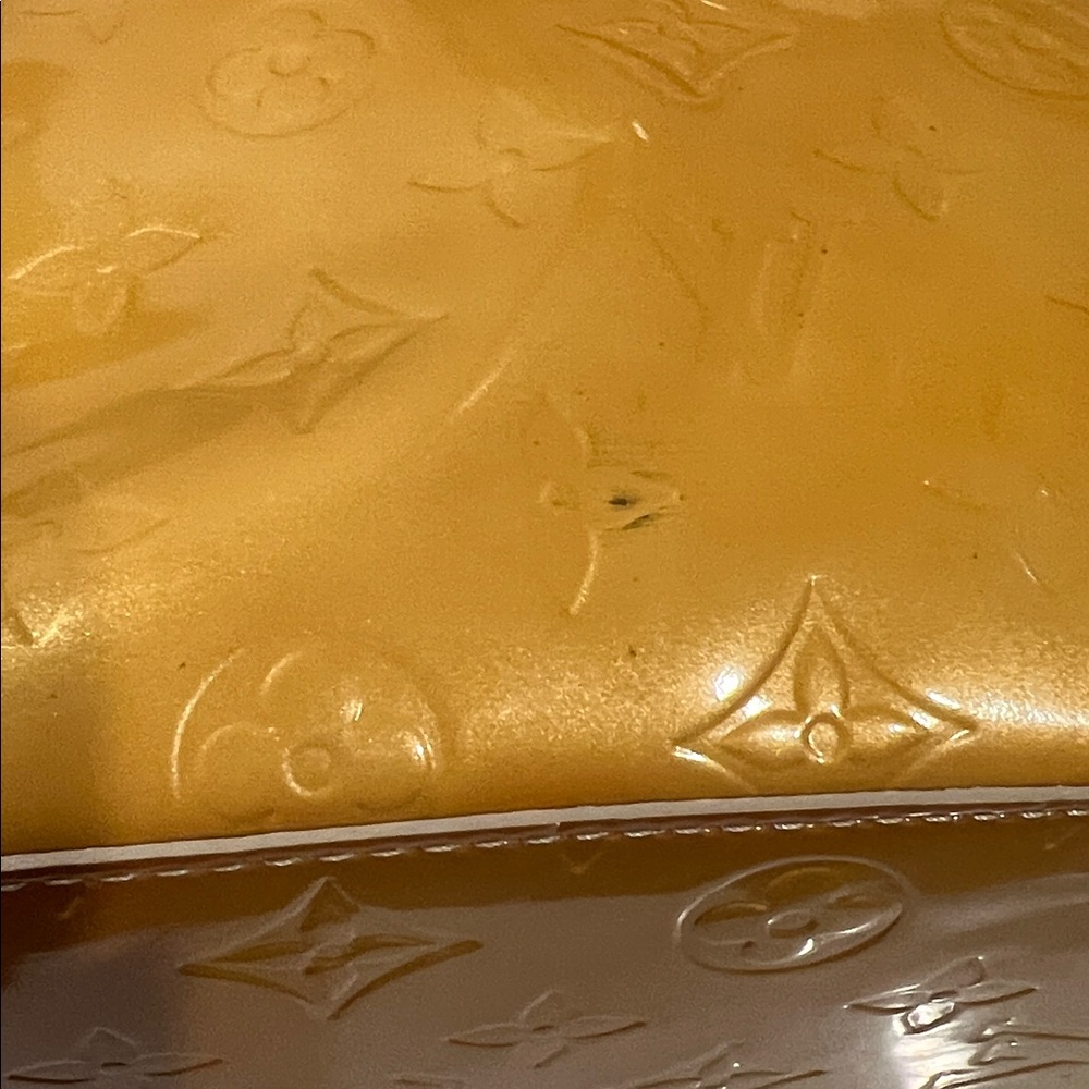 Louis Vuitton LV Vintage Yellow Vernis Reade MM Tote Bag with COA - Picture 16 of 17